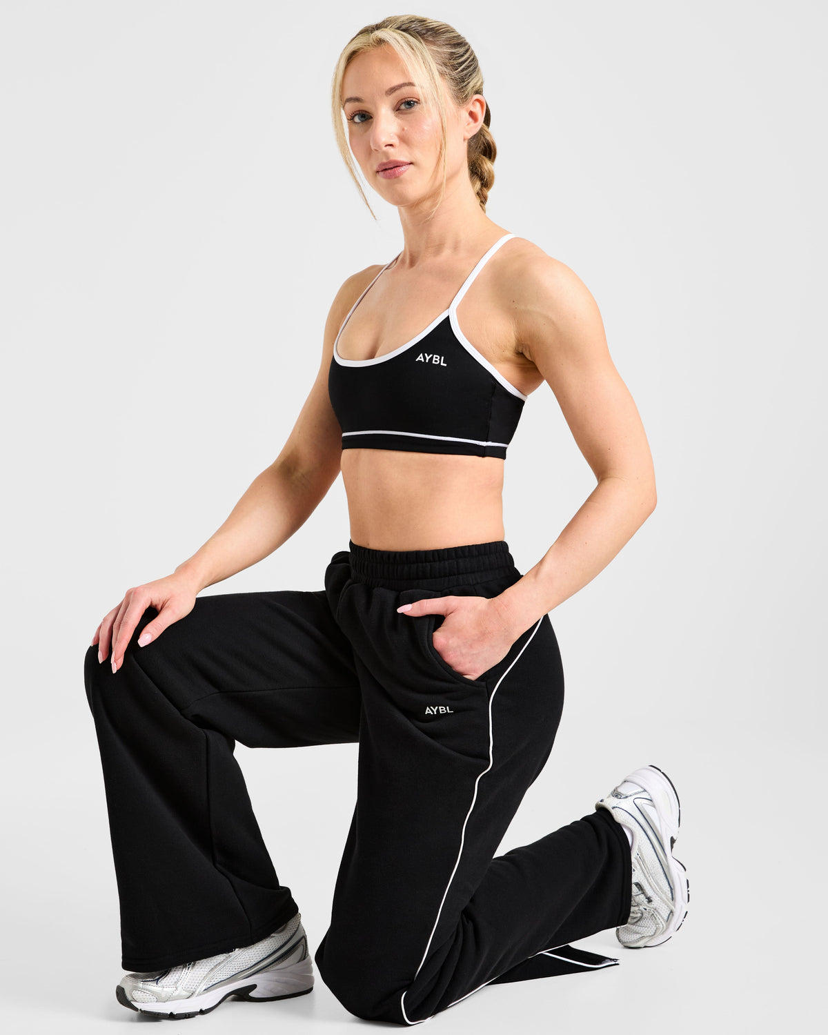 Form Straight Leg Joggers - Noir