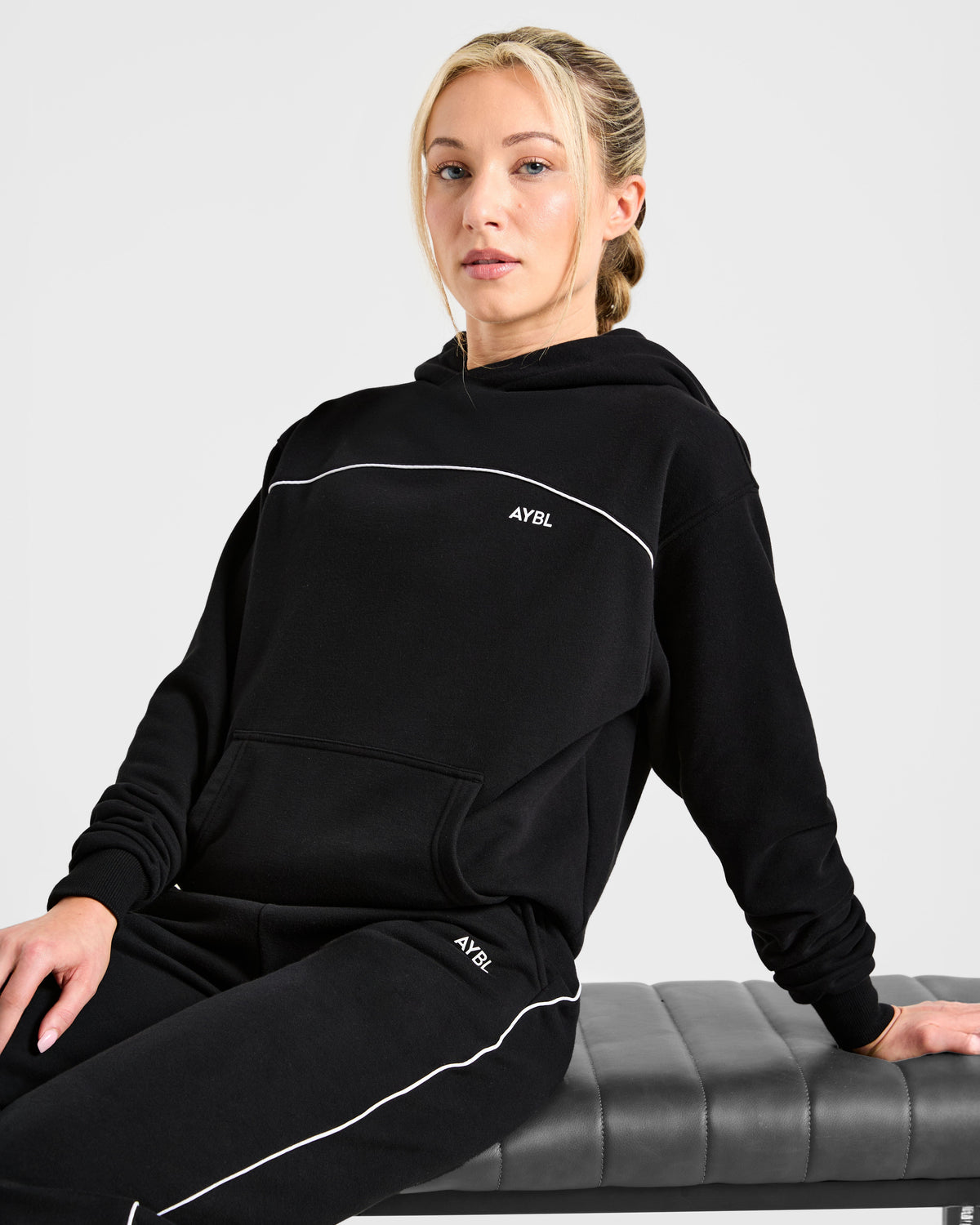 Form Hoodie - Noir