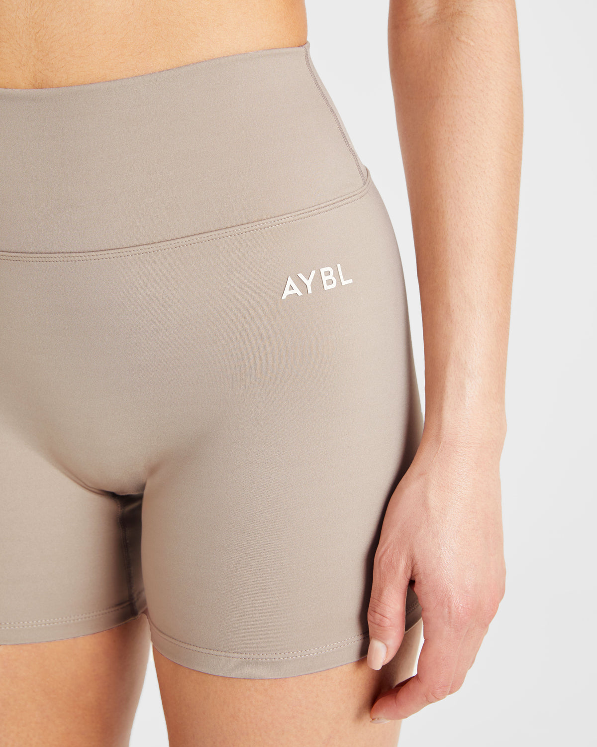 Courtside 5" Shorts - Mocha